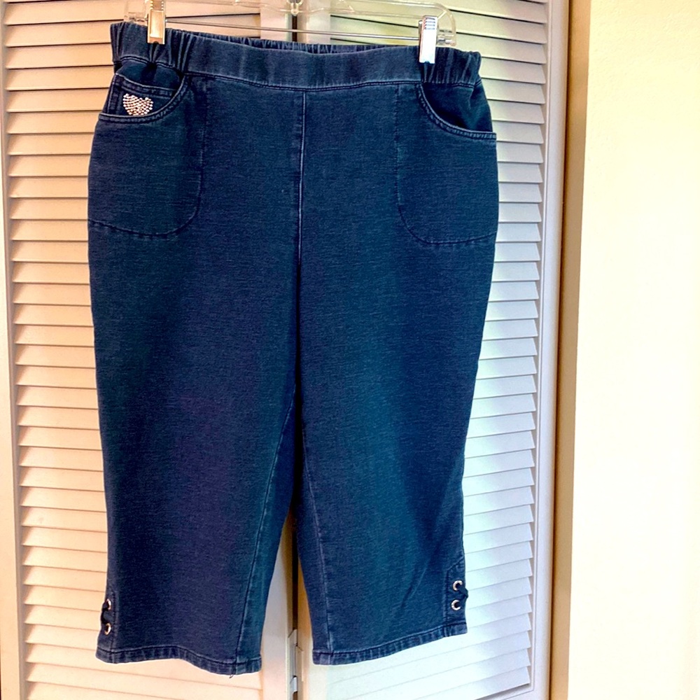 Capri Dream Jeans by Quacker Factory. Gently worn size medium